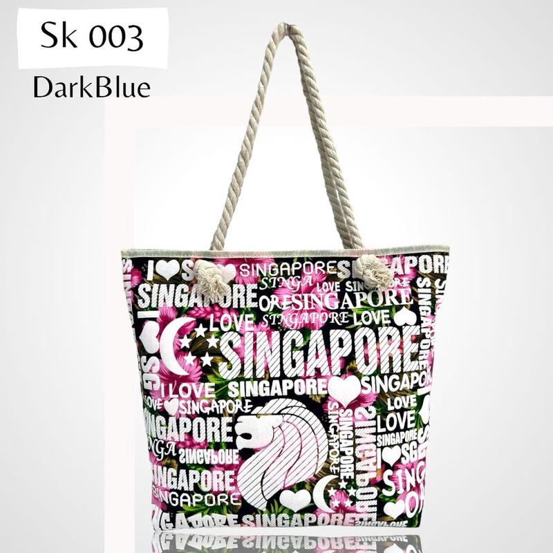 Tas Kanvas Singapore dengan Logo Embos Tebal - Gaya Kasual Minimalis dengan Banyak Ruang Tote 3