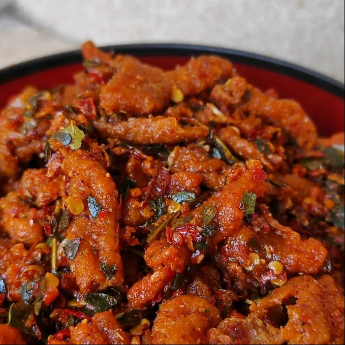 kripik usus ayam crispy pedas daun jeruk | kripik usus pedas gurih Keripik Snacks Asin Food