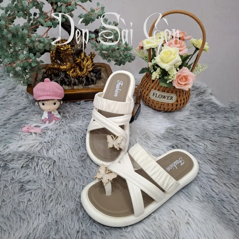 Dép Nữ Quai Chéo Xỏ Ngón Gắn Charm Bướm Chất Liệu EVA Phong Cách Thời Trang Cá Tính, Mã 688 2