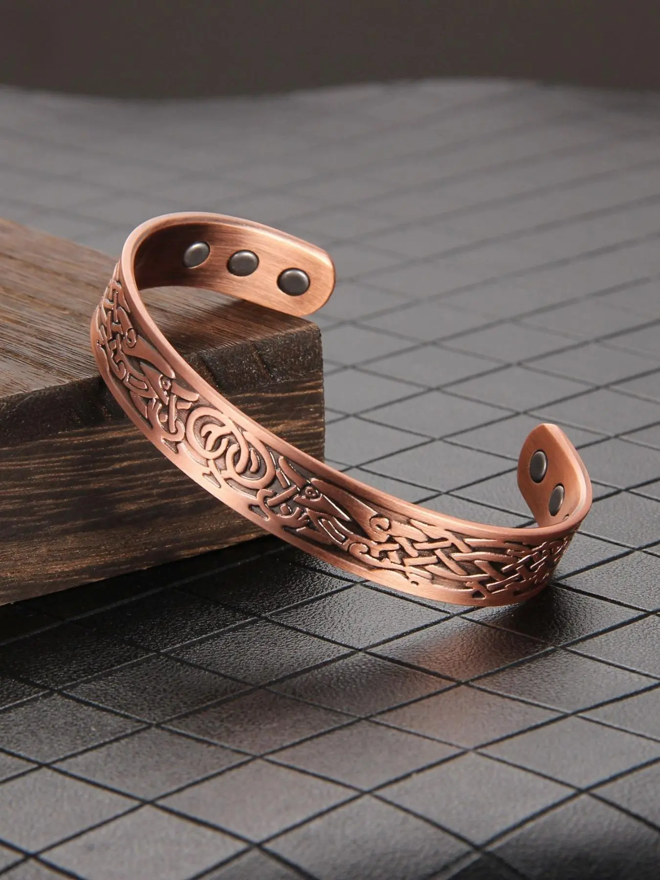 Men's Simple Plain Color Embossed Design Bangle, Casual Adjustable Magnetic Cuff Bangle for Daily Wear, Fashion Retro Style Matching Jewelry As Gifts