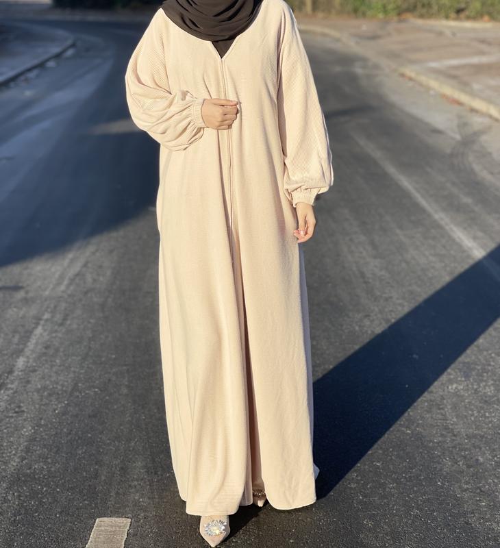 RIBBED ABAYA WITH PUFFED SLEEVES 2
