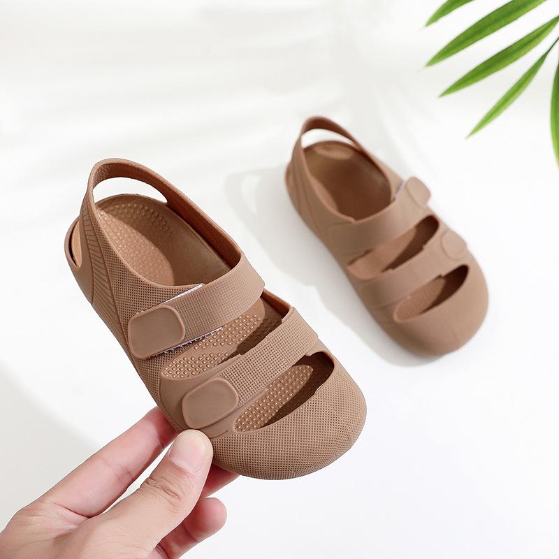 Product Introduction of 24-Year New Children's Closed Toe Soft Plastic Velcro Men's and Women's Baby Water-Stepping Sand Shoes Hole Shoes 6