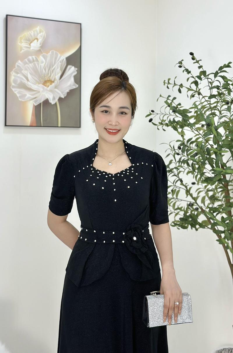 Product Introduction of Đầm Trung Niên M671 Vải Nhủ Co Giãn Mát Mịn Kết Hoa Đính Đá Cho Mẹ Đi Chơi Dự Tiệc Từ 48-75kg Ôm Gọn Thanh Lịch Nữ Women Dress 9