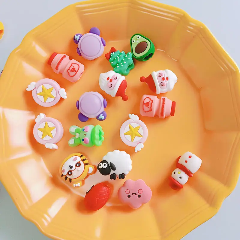 ปลอกป้องกันสาย USB ลายการ์ตูน ดีไซน์สร้างสรรค์ สากลสำหรับ Apple และ Android ปลั๊กชาร์จป้องกันการแตก ปลอกป้องกันหูฟังแบบแขวน ใช้งานได้จริงสำหรับสายกัด