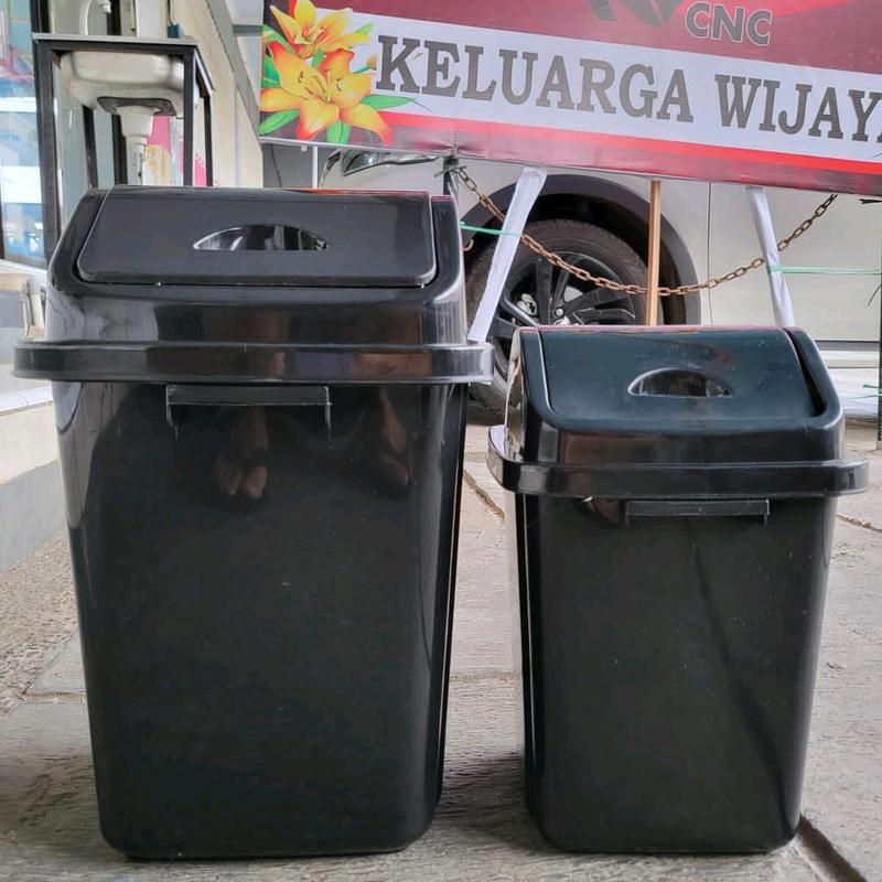 tempat sampah hitam 5L 0