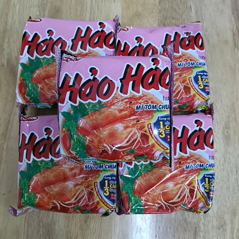 mì tôm chua cay,món ăn liền ưa thích của người Việt Nam ta ạ.