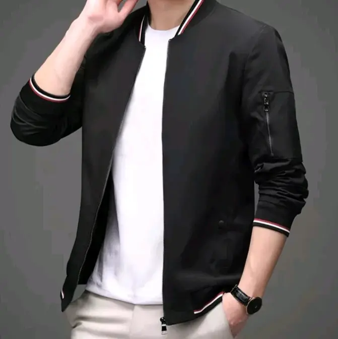 EVERFUSE jaket pria motif lengan garis Panjang Hitam Basic Casual
