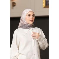 Gambar Wearing Klamby - Esme Scarf - Creamy Seaweed dari Wearing Klamby Kab. Tangerang 2 Tokopedia