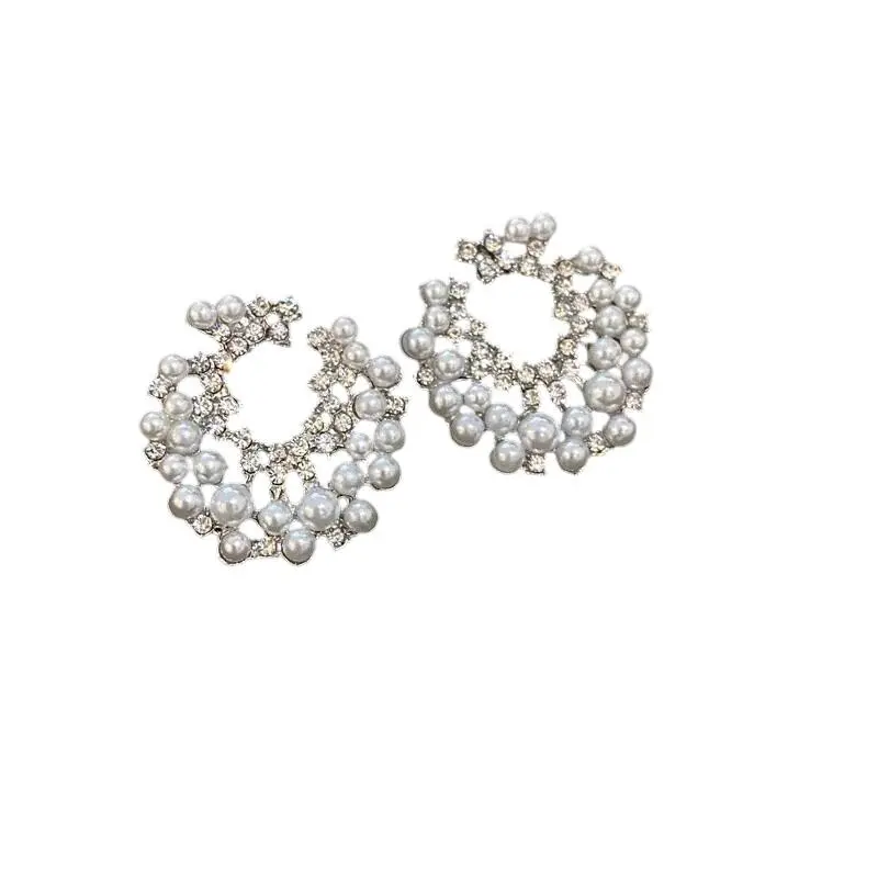 Imitation Pearl Round Geometric Stud Earrings French Vintage Temperament Palace Style Light New Jewelry 2025