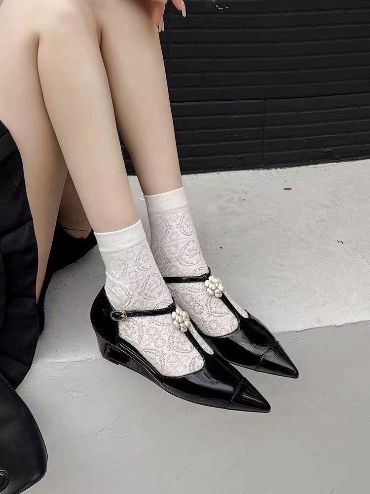 Product Introduction of Giày Mary Jane, Dễ Phối Đồ Nữ, Hàng Mới Về 2024, Mũi Nhọn khoét lỗ, Đế Xuồng, Thiết Kế Colorblock, Kiểu Cắt Thấp, Giày Cao Gót 29