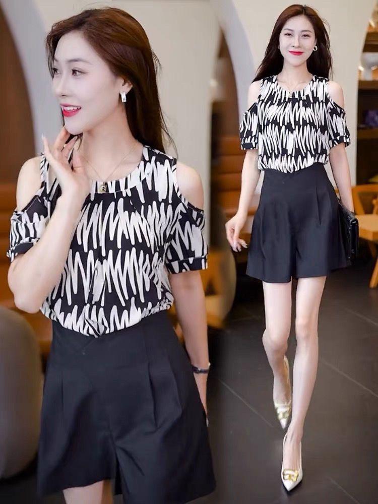 Product Introduction of Áo Voan Hoa, Dành Cho Nữ, Bộ Sưu Tập Mùa Hè 2024, Hàng Mới Về, Thời Trang Và Phong Cách, Áo Trễ Vai, Thanh Lịch, Áo Sơ Mi ngắn Tay Hoang Dã 11