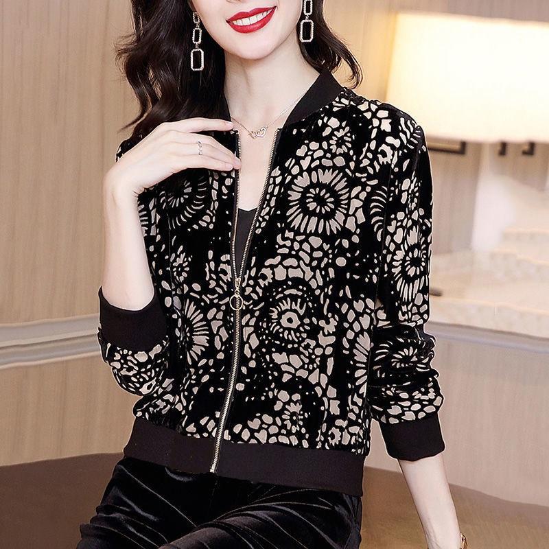 Product Introduction of Golden Velvet Short Jackets Autumn and Winter Fashion Women's Clothing 5