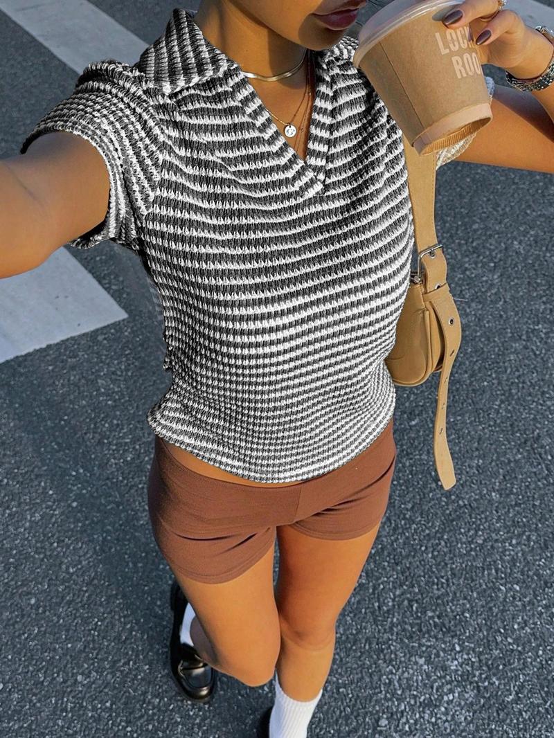 Product Introduction of Women's Striped Print   Tee, Casual   Short Sleeve T-shirt, Ladies Summer Clothes for Daily Wear 7