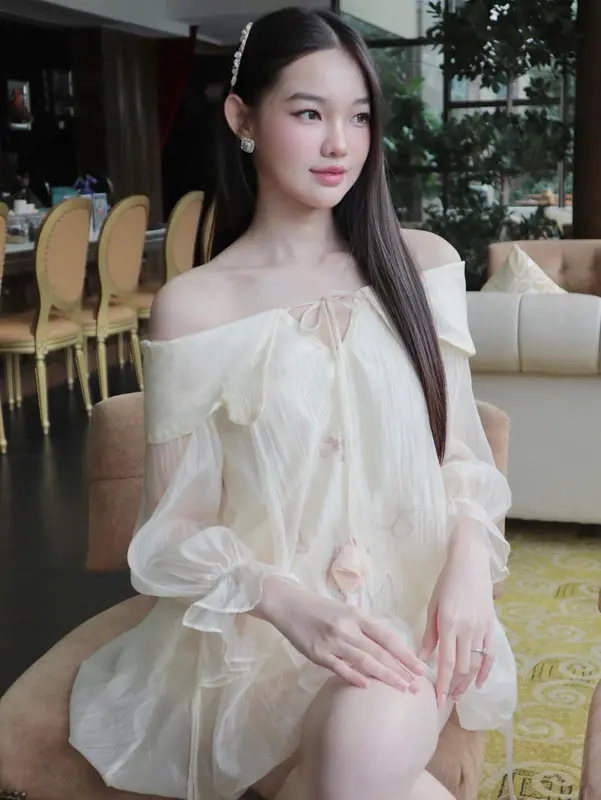 Váy ngắn dáng bí trễ vai Momia dress thiết kế Aguja Nữ 3