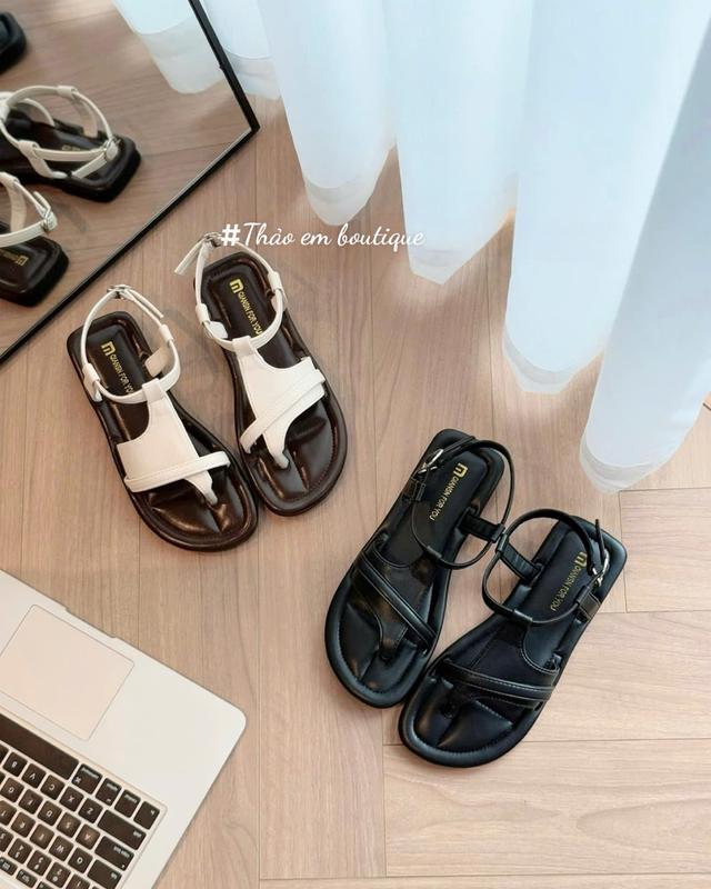 Dép Sandal Gót Vuông Đế Bệt 1-2p Hottrend QHM228 - Màu Đen Kem - Size 35->39 - Chất Liệu Da Mềm - Mã Giày Chuẩn Fom