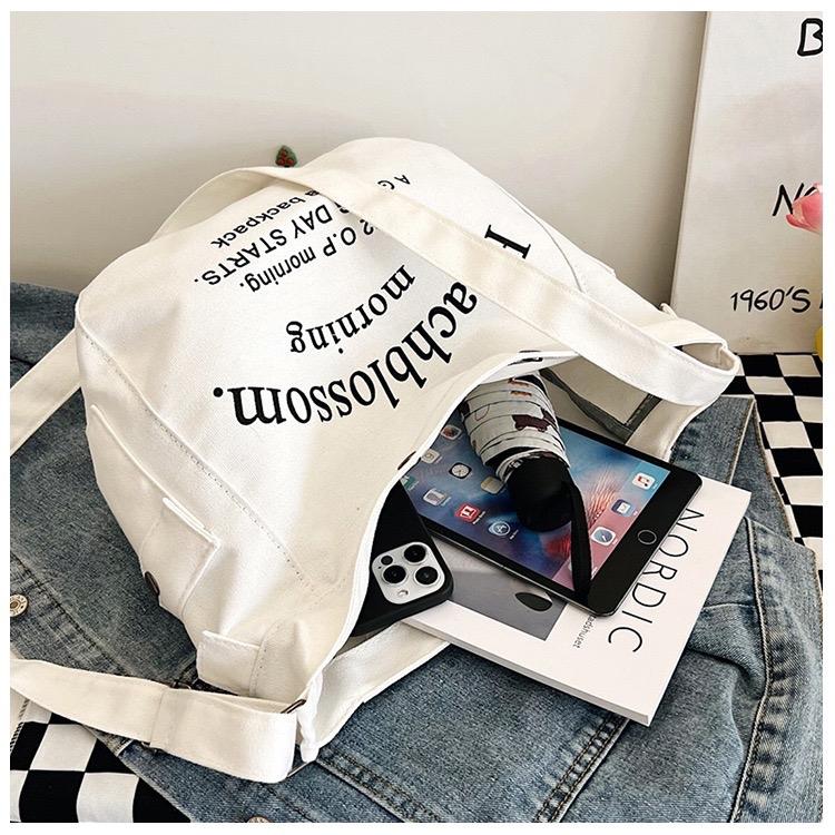 Túi đeo chéo canvas, túi tote vải đeo vai in chữ Market cho nam nữ Unisex đi học đi chơi đựng vừa laptop Bee Canvas Bag Chữ Nhật Hình Chữ Nhật