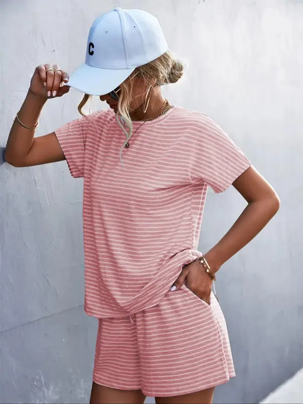 Women's Striped Print Round Neck Short Sleeve Tee & Pocket Elastic Waist Shorts Pajama Two-piece Set, Loose Casual Comfy Breathable Pj Set for Daily Home Wear, Women's Sleepwear for Spring & Fall, Lounge Sets, Pajama Sets 3