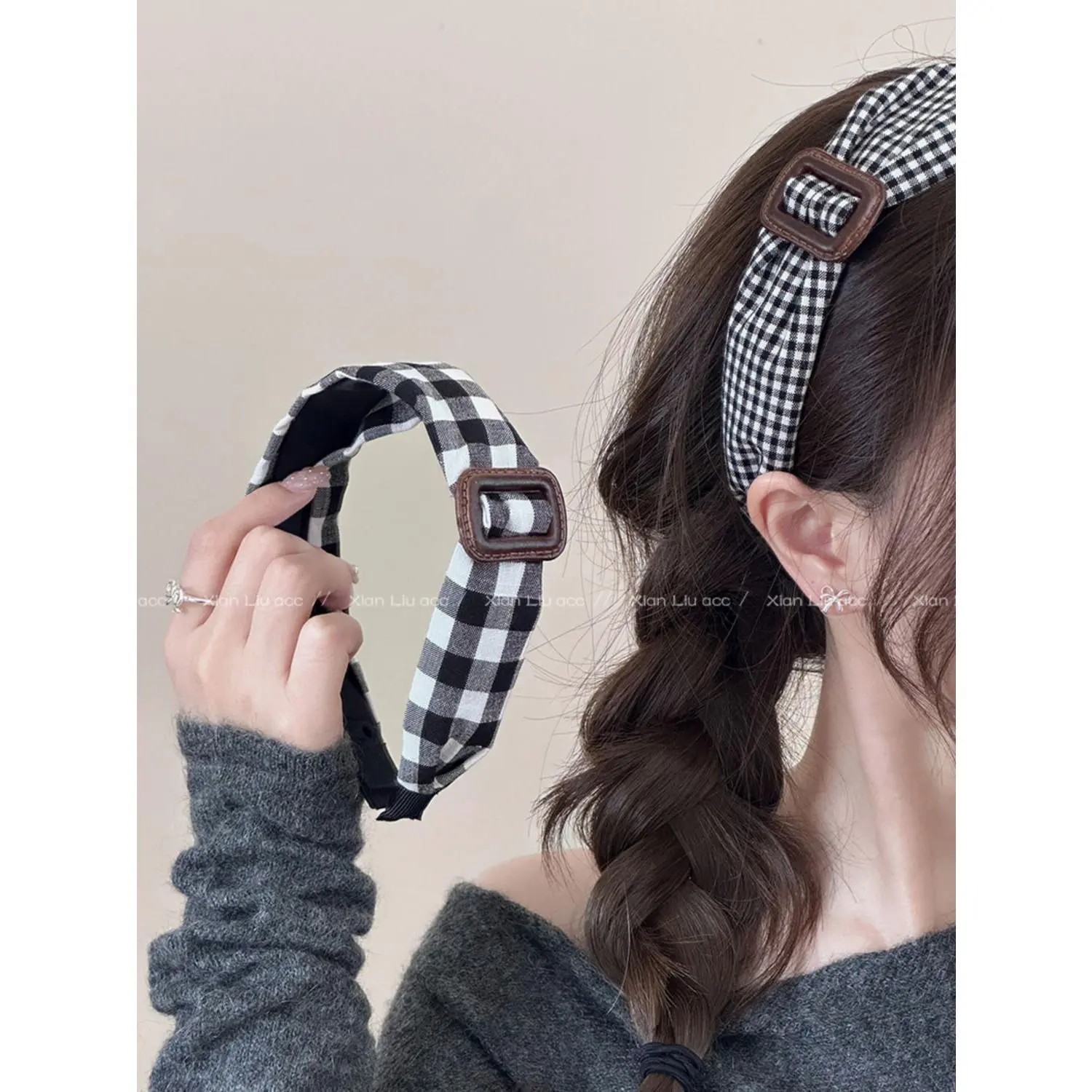 [ 13k People Collected] Autumn Winter Classic Plaid Button Headband for Women 2024 New Retro Black and White Check Versatile Hairband Face Washing Hair Hoop
