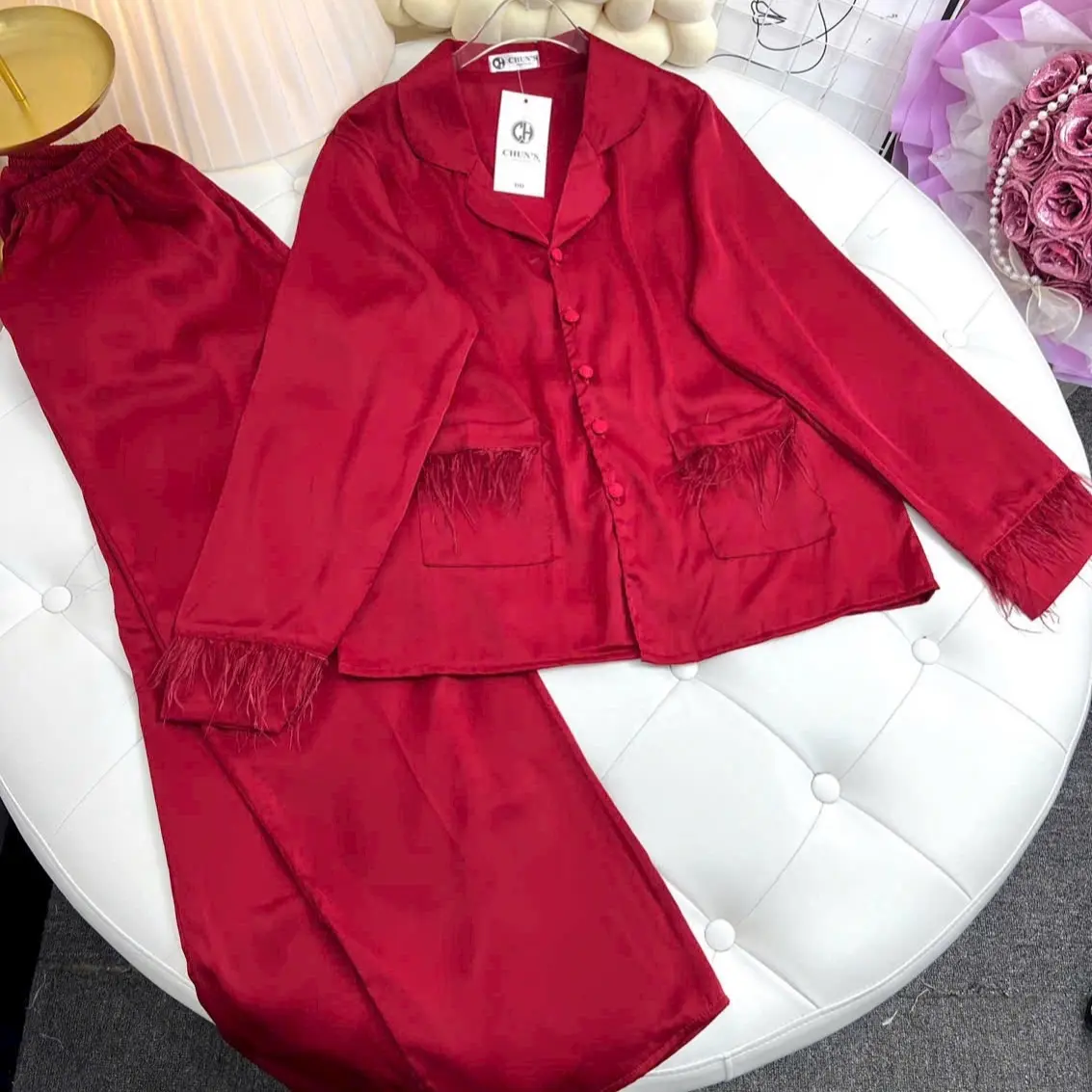 Bộ pijama tay dài phối túi lông vũ nút bọc chất lụa latin màu đỏ- Freesize 40-60kg