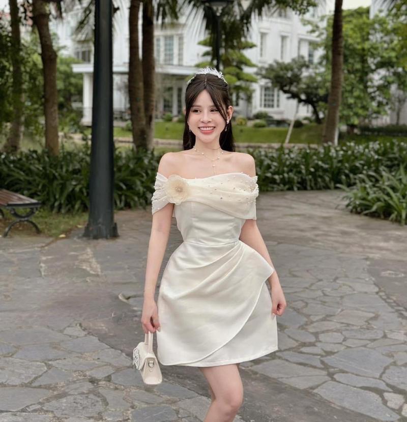 Product Introduction of Miiu shop - Váy trễ vai đính cườm xếp chéo 4