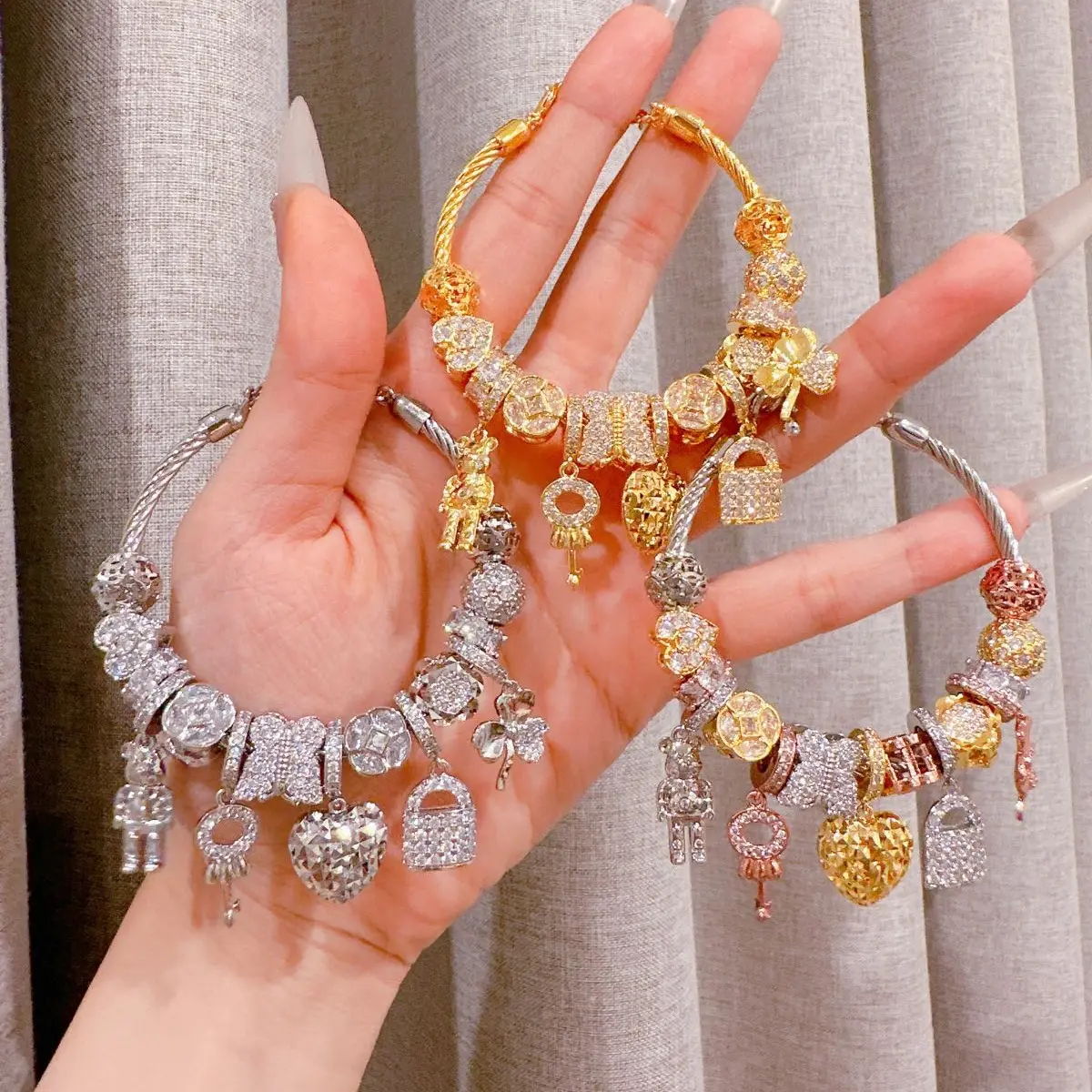 Vòng Tay Lắc Tay Phối Charm Thời Trang Hợp Kim Xi V13033 Phụ Kiện