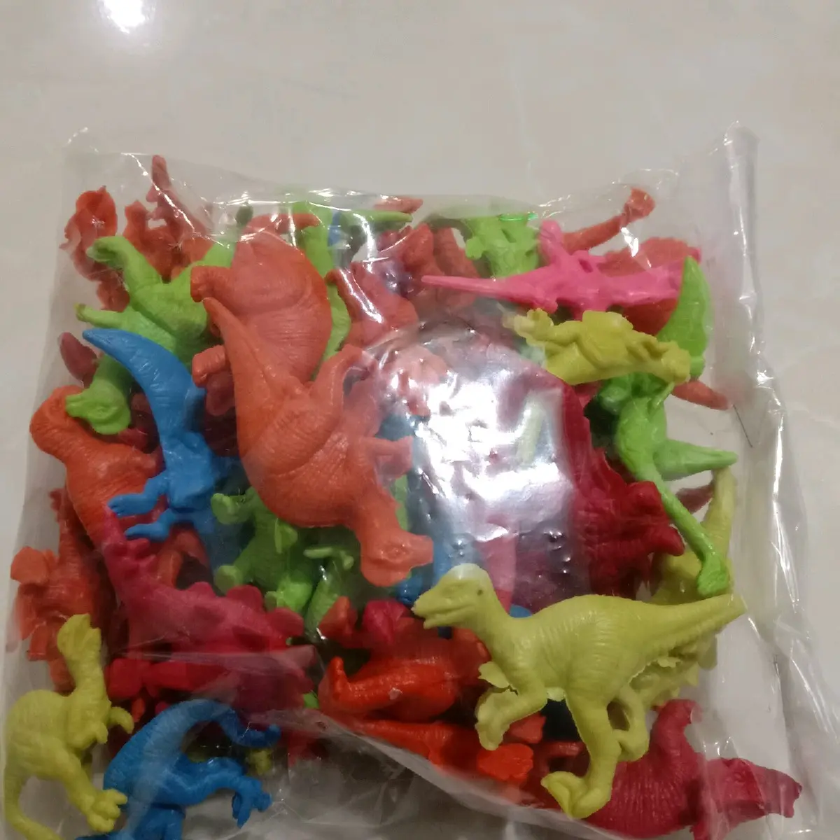50pcs mainan dinosaurus karet