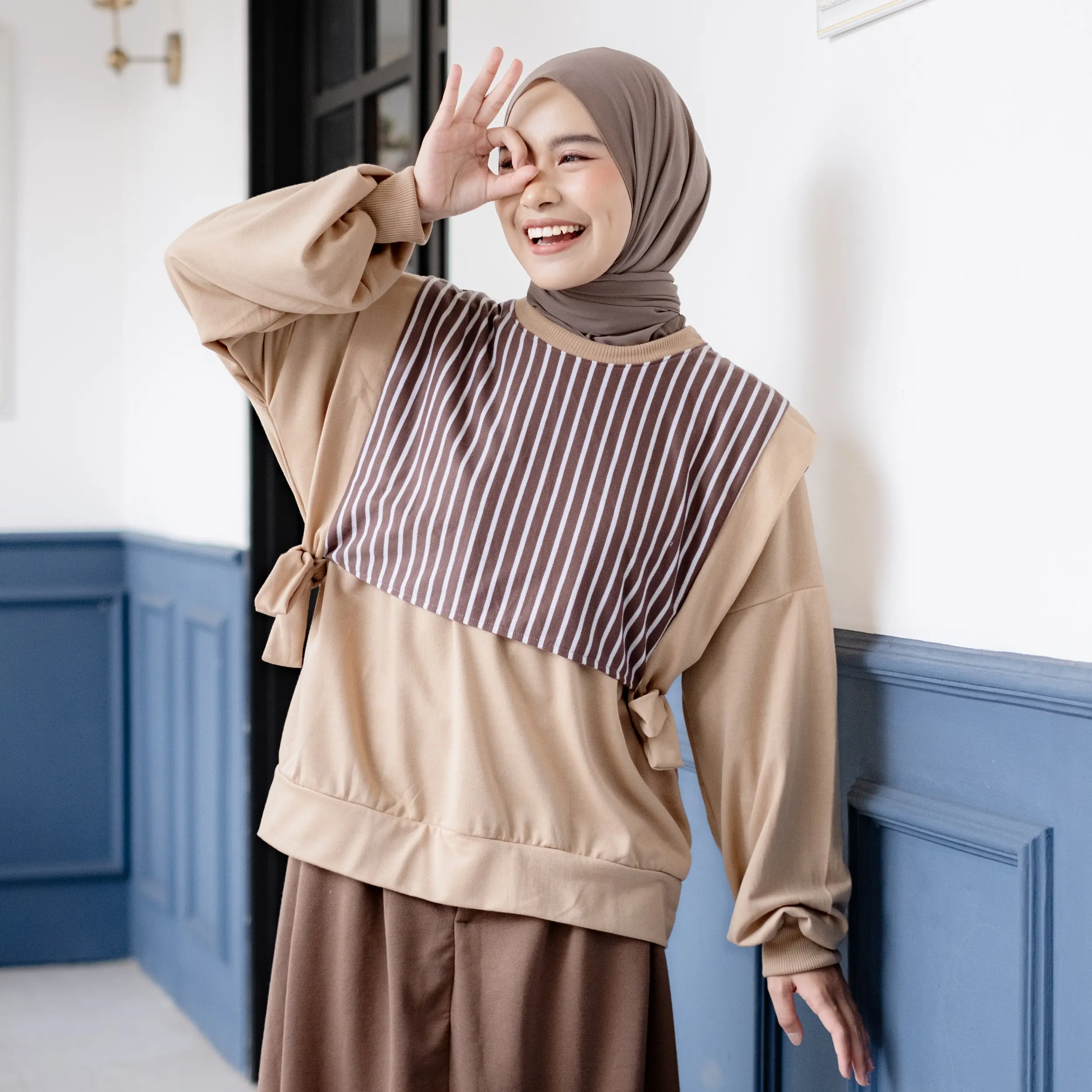 Mybamus x Itsazalya Sweatshirt With Stripe Vest Atasan Rekomendasi Baju Atasan Wanita