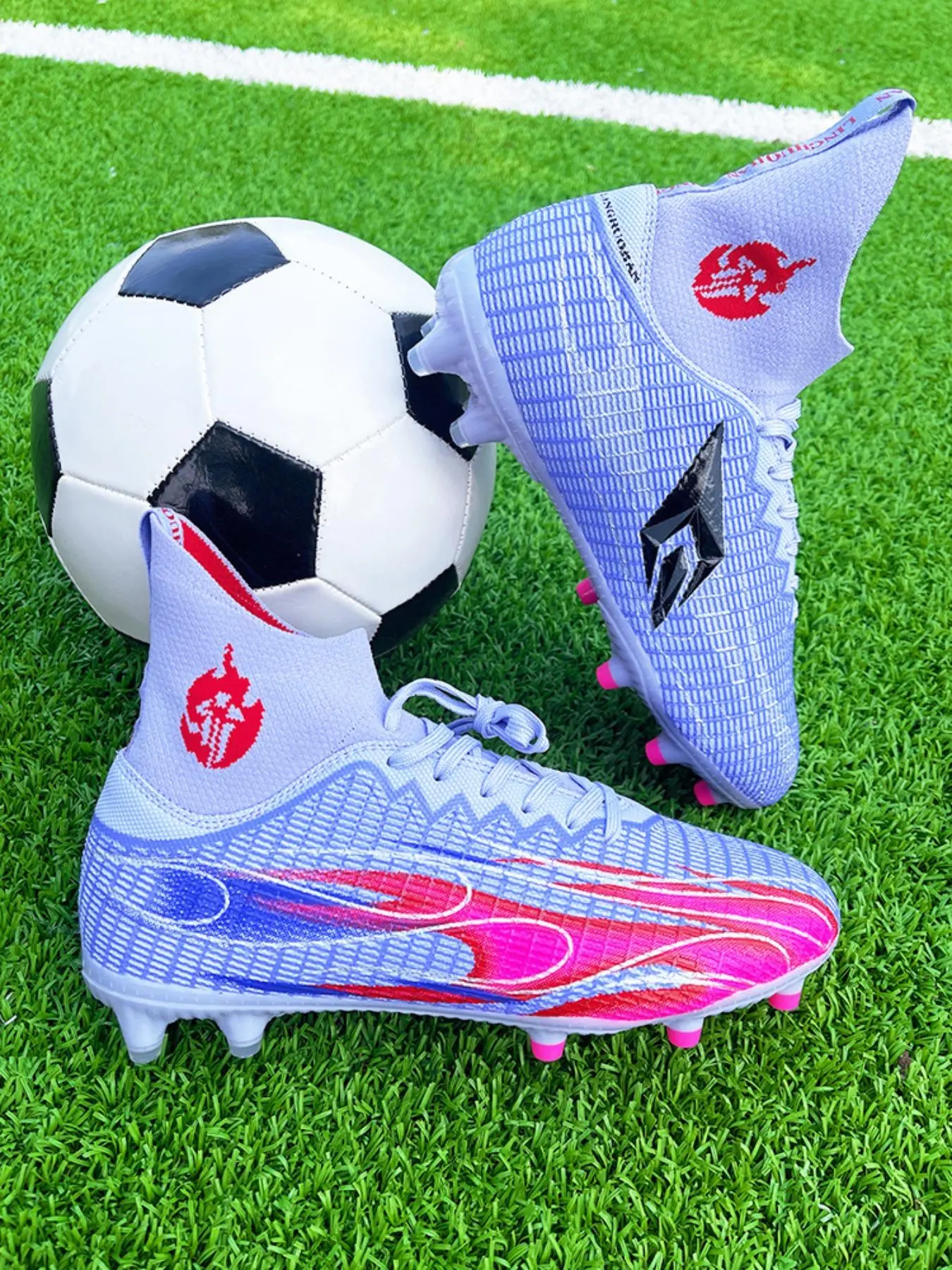 Men's Fire Print Lace Up Soccer Shoes, Breathable Comfortable High Top Football Shoes, Professional Football Cleats for All Seasons