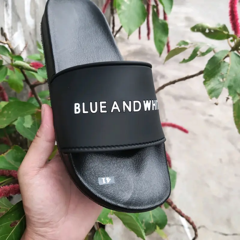 dép quai ngang sản phẩm hót nhất hiện nay có size35đến 43 cho các bạn lựa chọn 2