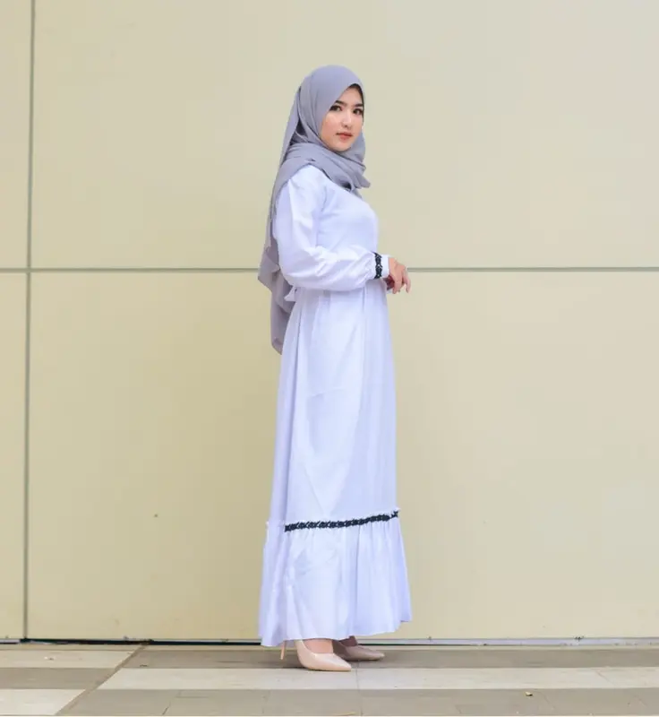 Baju Gamis remaja wanita dewasa Syakira Putih terbaru kekinian Baju Kondangan Modern Kombinasi Renda Tebal Crepe Muslim Dress  Kancing Syari 2