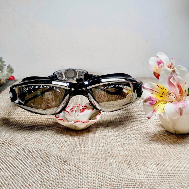 kính bơi chống tia UV, nút bịt tai liền kính KB01