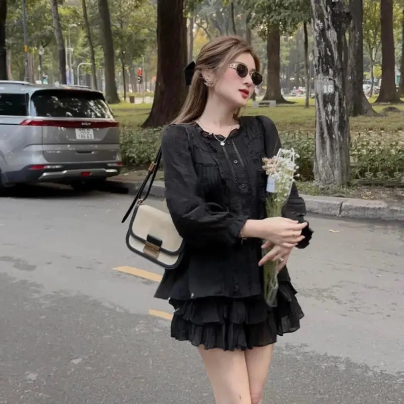 (Full-size 40 – 90Kg) SET ĐỒ BỘ NỮ 4 MÀU DÁNG BABYDOLL TAY DÀI ÁO VIỀN REN BÈO QUẦN GIẢ VÁY TẦNG CHẤT ĐŨI XỐP 135130 Top Women 1