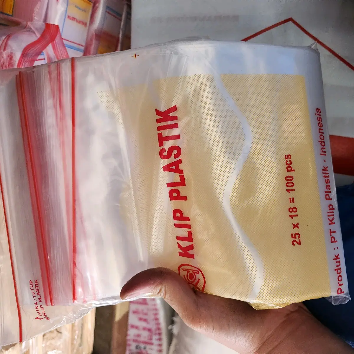 plastik klip 12x20 15x21 18x25 , MERK KLIP PLASTIK BUKAN MERK LAIN , plastik durian ,  plastik obat " an , plastik zipper jaminan kuat dan tahan