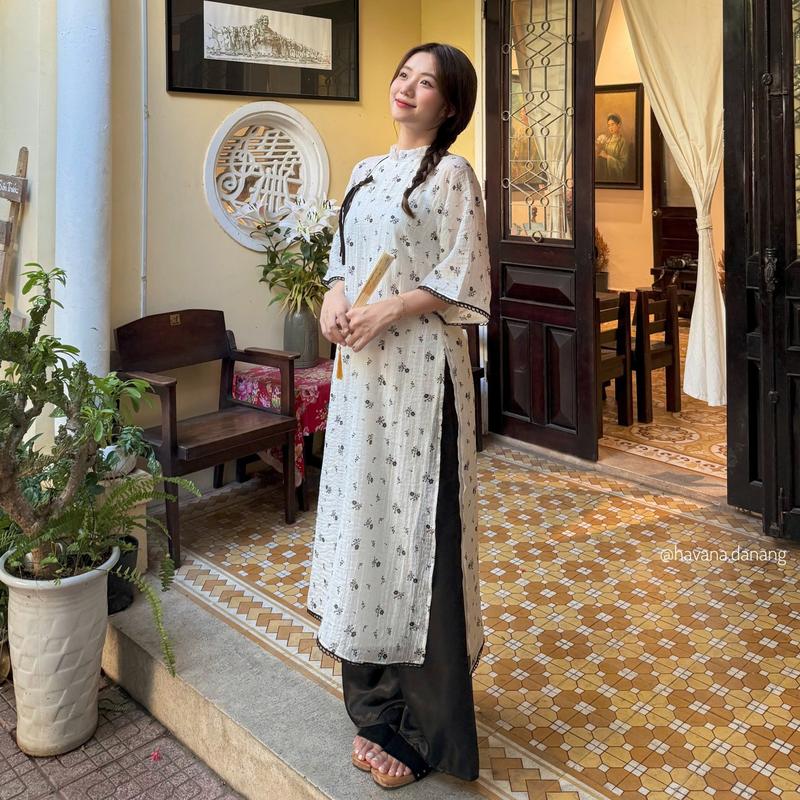 Áo dài QUỲNH CHI hoạ tiết hoa nhí phối dây buộc nơ kèm quần phi bóng HAVANA AD91