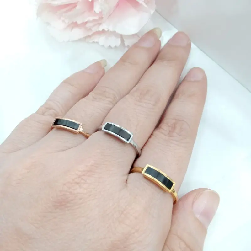 Cincin Titanium Model Persegi Panjang Warna Hitam - Rings 6
