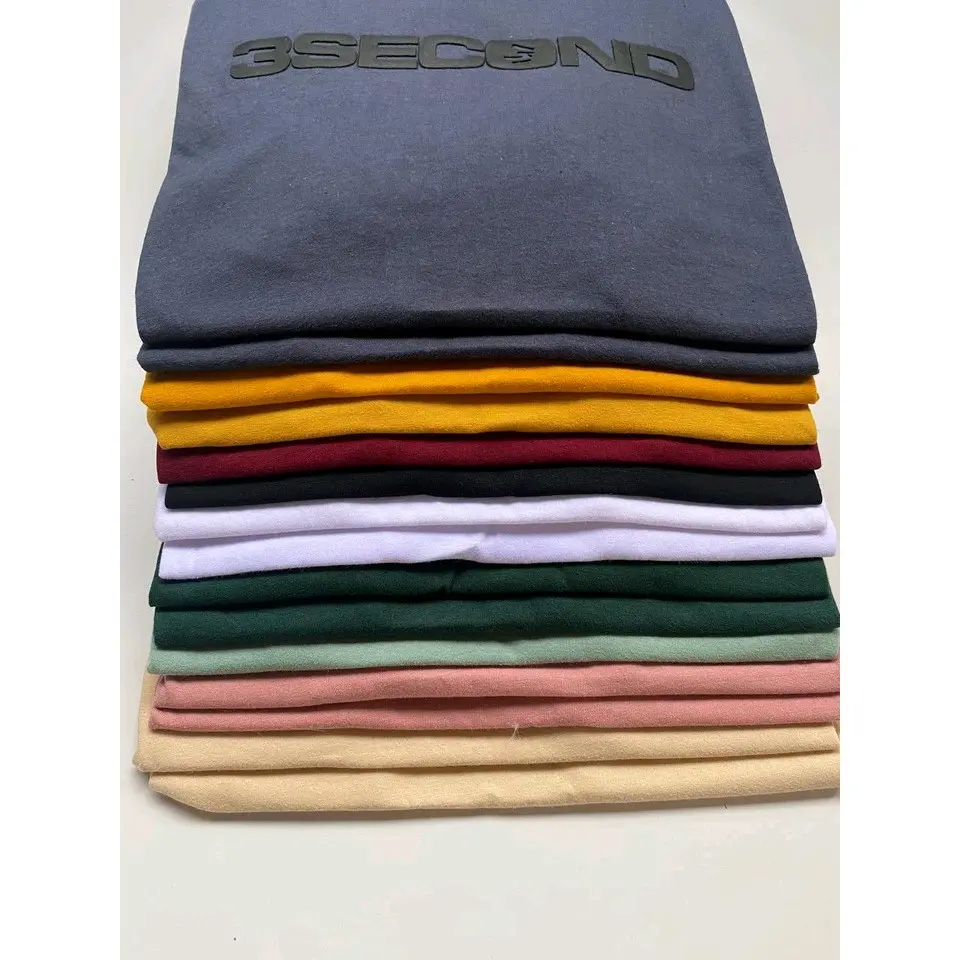 kaos size M . L 100k/5pcs ,  XL . XXL 100k/4pcs