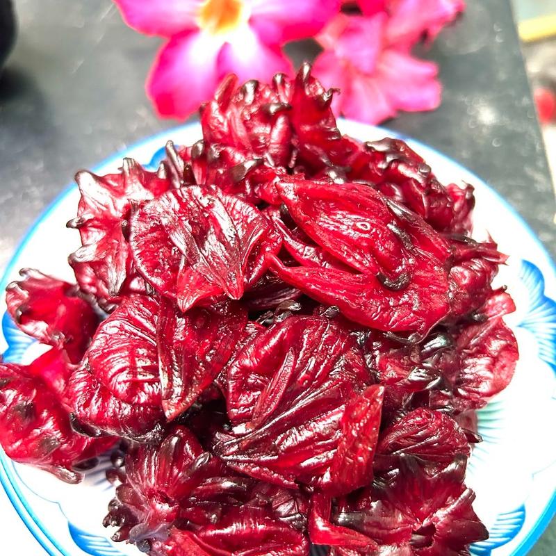 Mứt Hoa Atiso Đỏ Thơm Ngon Chua Topping Nho Ăn Vặt Food