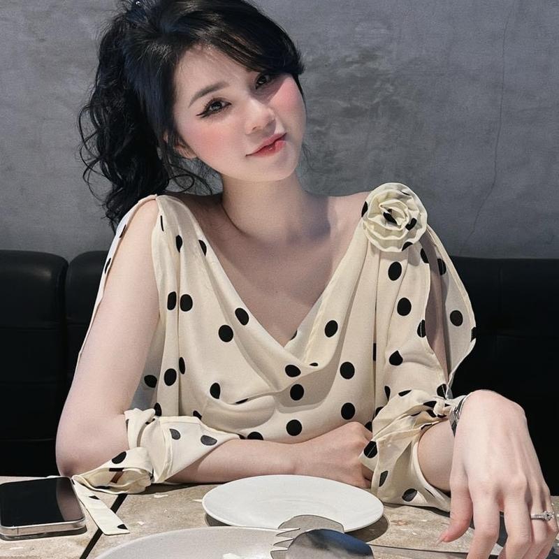 Áo trễ vai màu chấm bi siêu xinh siêu hót 2