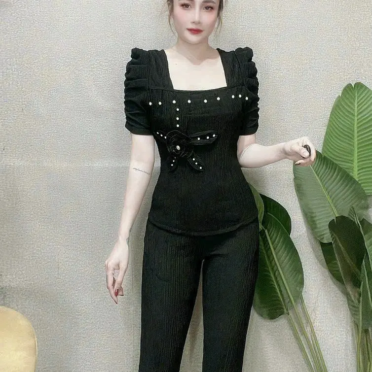 Đồ bộ quần dài tay ngắn cổ vuông trước áo có đính hạt kết hoa size từ 40-60kg chất vải xốp nhật Top 3
