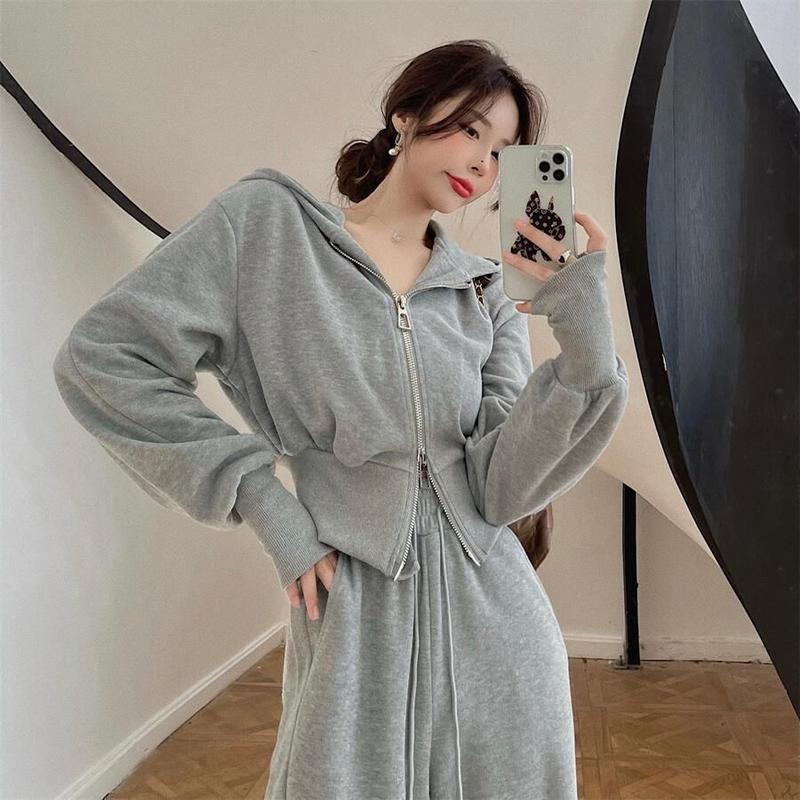Product Introduction of Bộ Đồ Thể Thao, Thời Trang Thu Đông, Thanh Lịch, Dành Cho Phụ Nữ, Đầu Thu, Áo Len Có Mũ Trùm Đầu, Mỏng Và Rộng Rãi, Phong Cách Hàn Quốc, Bộ Đồ Hai Mảnh Thường Ngày Thích Hợp Cho Học Sinh Women Top 20