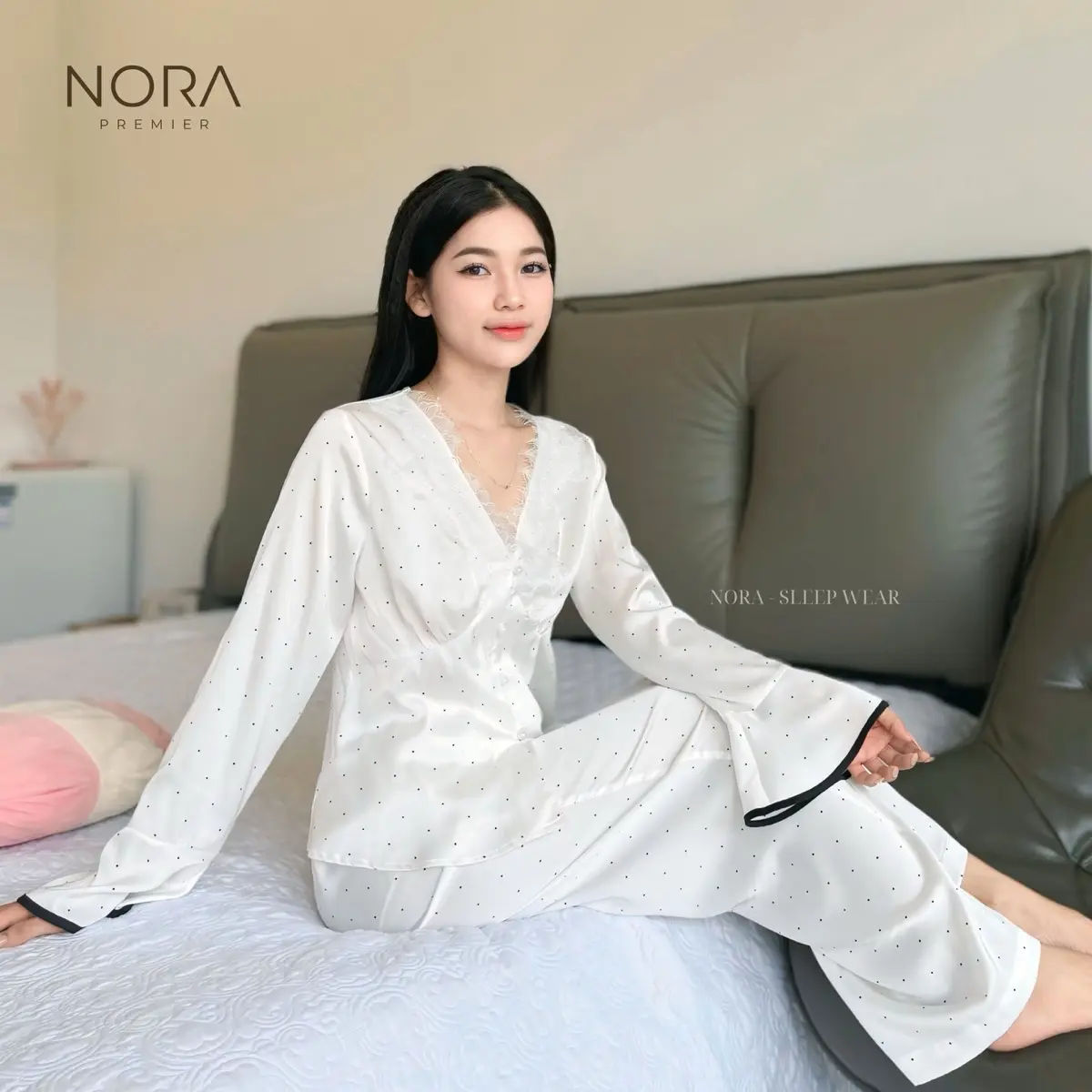 Bộ mặc nhà phối ren cổ tay loe chấm bi MS2583