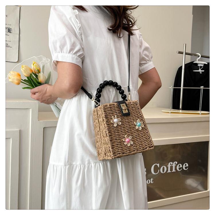 Product Introduction of Túi Rơm Dệt Tay INS, Thiết Kế Đặc Biệt Túi Vuông Nhỏ Phong Cách Phương Tây Bờ Biển Mới, Túi Messenger Đeo Vai, Xu Hướng 2025 9
