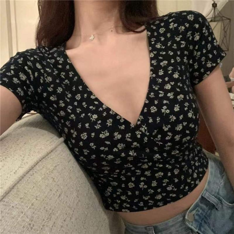 Product Introduction of Áo Thun Hoa Cổ Điển Mỹ Thiết Kế Chéo Cổ Chữ V, Dáng Ôm, Cropped Xén, ngắn Tay Áo, Áo Cánh Nữ Top Shirt Women 7