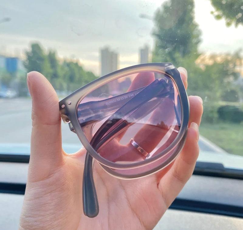 Product Introduction of New Folding Sunglasses Fashionable Travel Street Photo UV Resistant Folding Couple Sunglasses 26