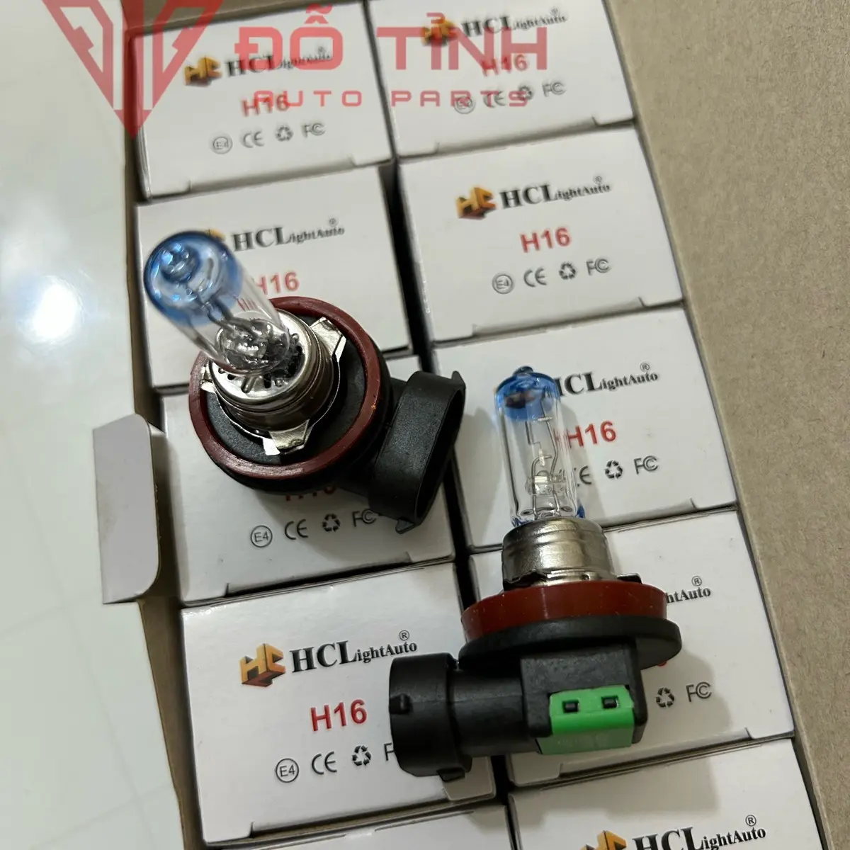 Bóng đèn ô tô H16 12v đầu xanh siêu sáng. Bóng đèn gần ô tô H16 HCL