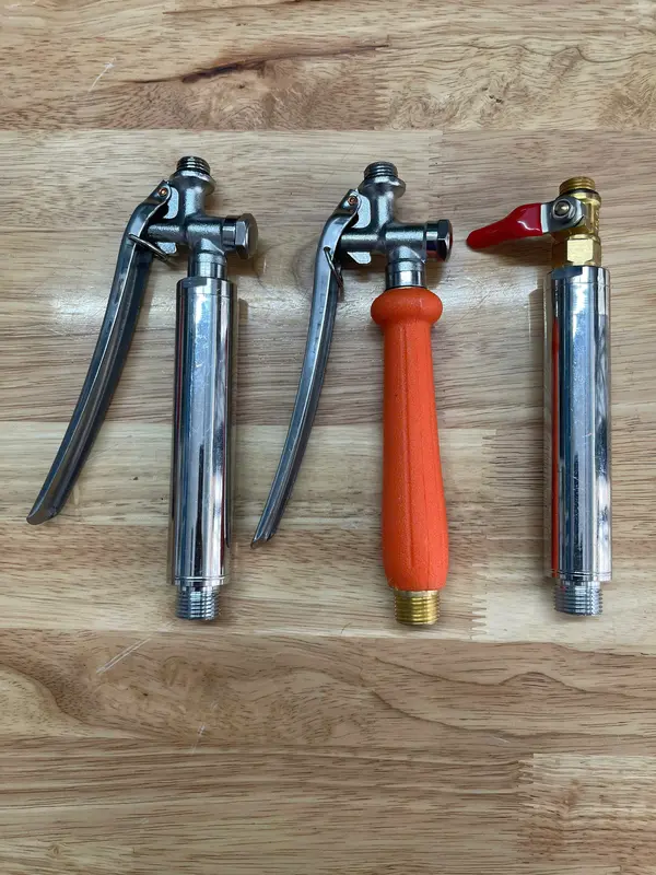 Tay bóp inox có lõi lọc, ren trong 13.8mm, ren ngoài 16.8mm, sử dụng xịt tưới cây trồng, rửa máy lạnh 1