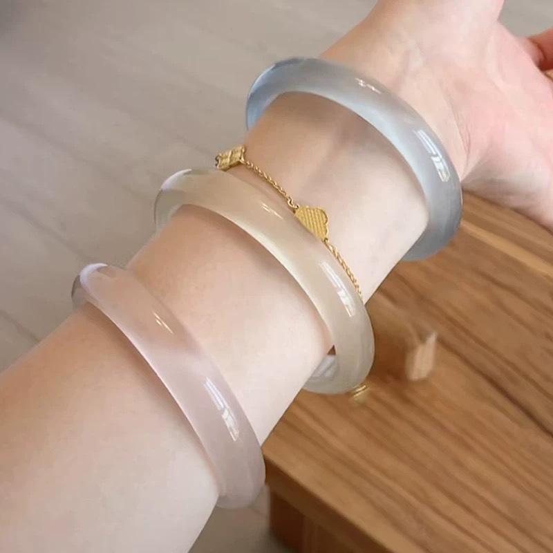 Product Introduction of White Moonlight, Ice Blue, Champagne Gold Cat Eye Stone Bracelet Jewelry 12