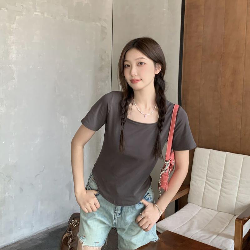 Product Introduction of [2098 Favorites] Regular Shoulder Short Sleeve T-Shirt for Women, Square Neck Top, Summer Plus Size, Regular Shoulder, Tummy Concealing, Slimming, Curved Design Top 24