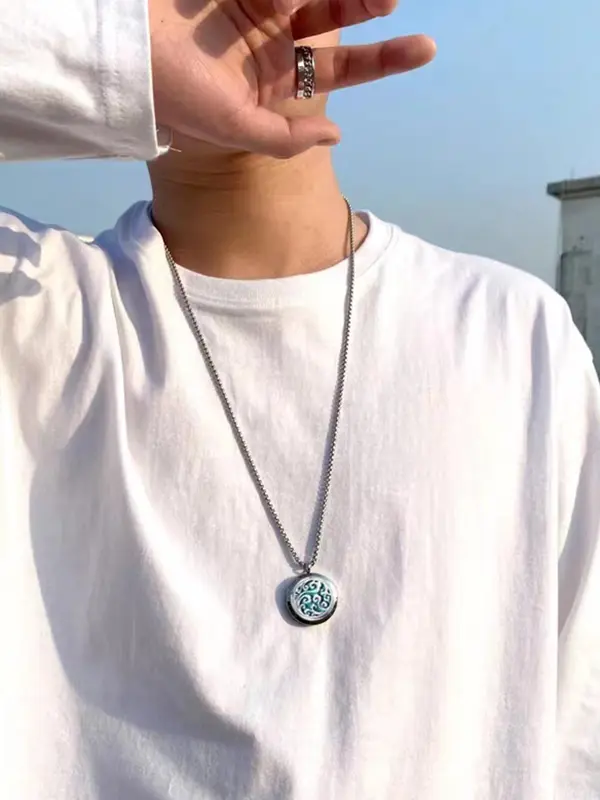 Vintage Hollow Cloud Pattern Pendant Necklace For Men & Women, Chain Necklace, Stainless Steel Jewelry 2