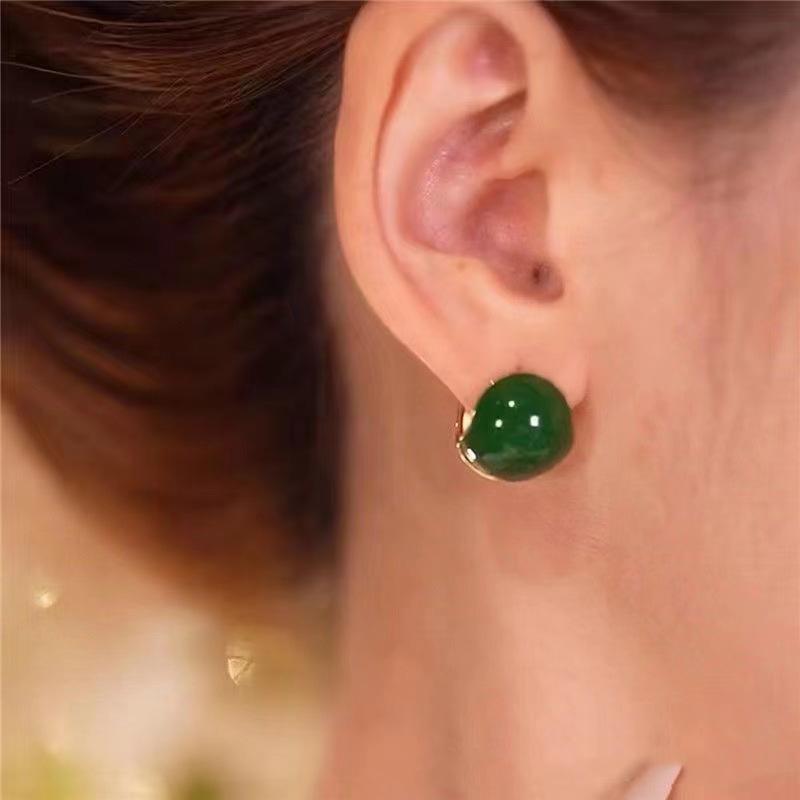 Product Introduction of Bông Tai Đinh tán Ngọc Lục Bảo Hetian Giả Tự Nhiên, Hai Mặt, Phong Cách Cổ Điển Thích Hợp Cho Nữ, Cao Cấp, Hạt Đậu Jequirity, Giá Cả Phải Chăng, Đồ Trang Trí Bông Tai Sang Trọng, Theo Chủ Đề số lượng ít Women 4